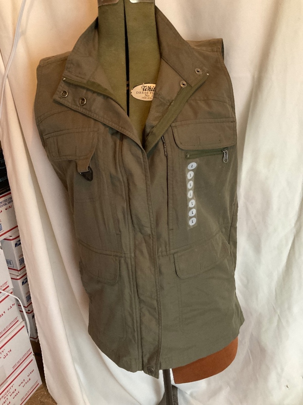 Sportswear Vest by Magellan for women size Large New. W256
